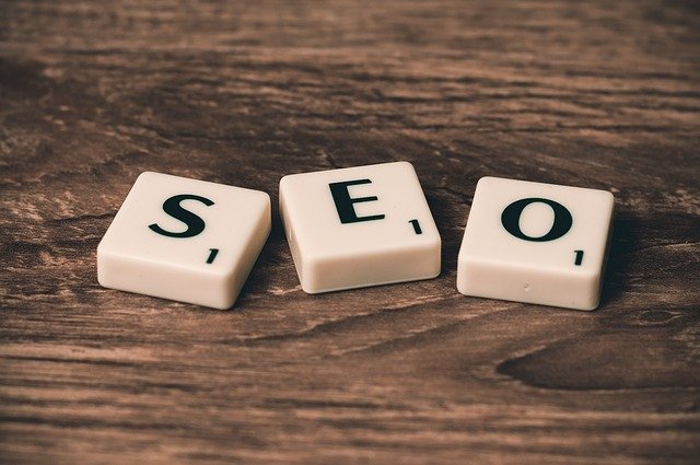 The word SEO written with blocks